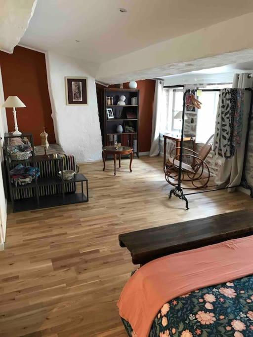 La Maison De Lea, Chambres D'Hotes De 14 Couchages Tournus Kültér fotó