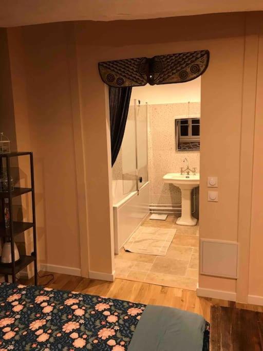 La Maison De Lea, Chambres D'Hotes De 14 Couchages Tournus Kültér fotó